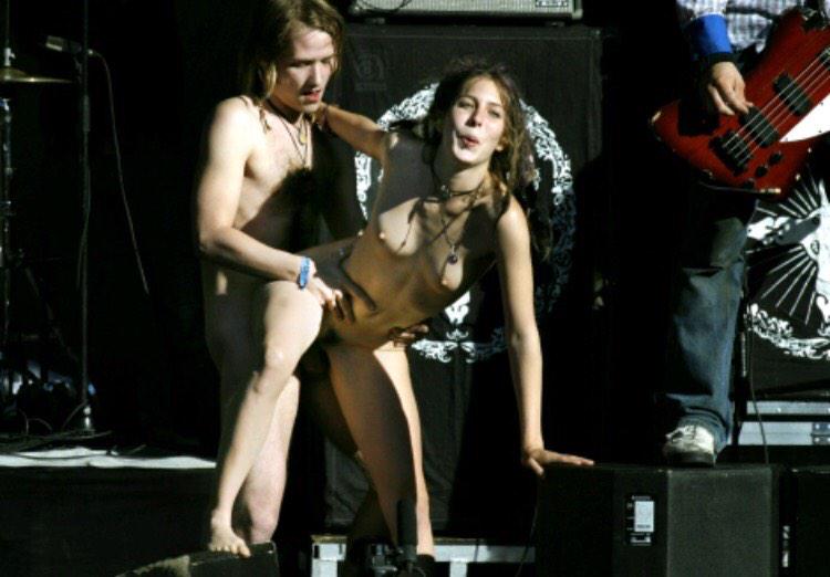Couple bangs on stage at Norwegian Festival #lolhah.