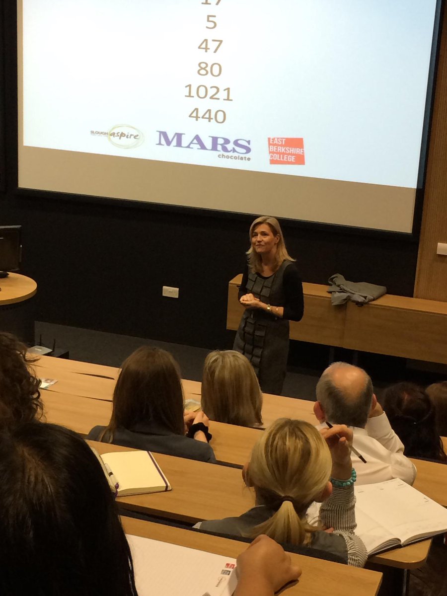 WindsorForestCG's tweet photo. First of our business lectures at #langleyCollege tonight was a great success #womeninbusiness @sloughaspire http://t.co/bkc6ehzLIw