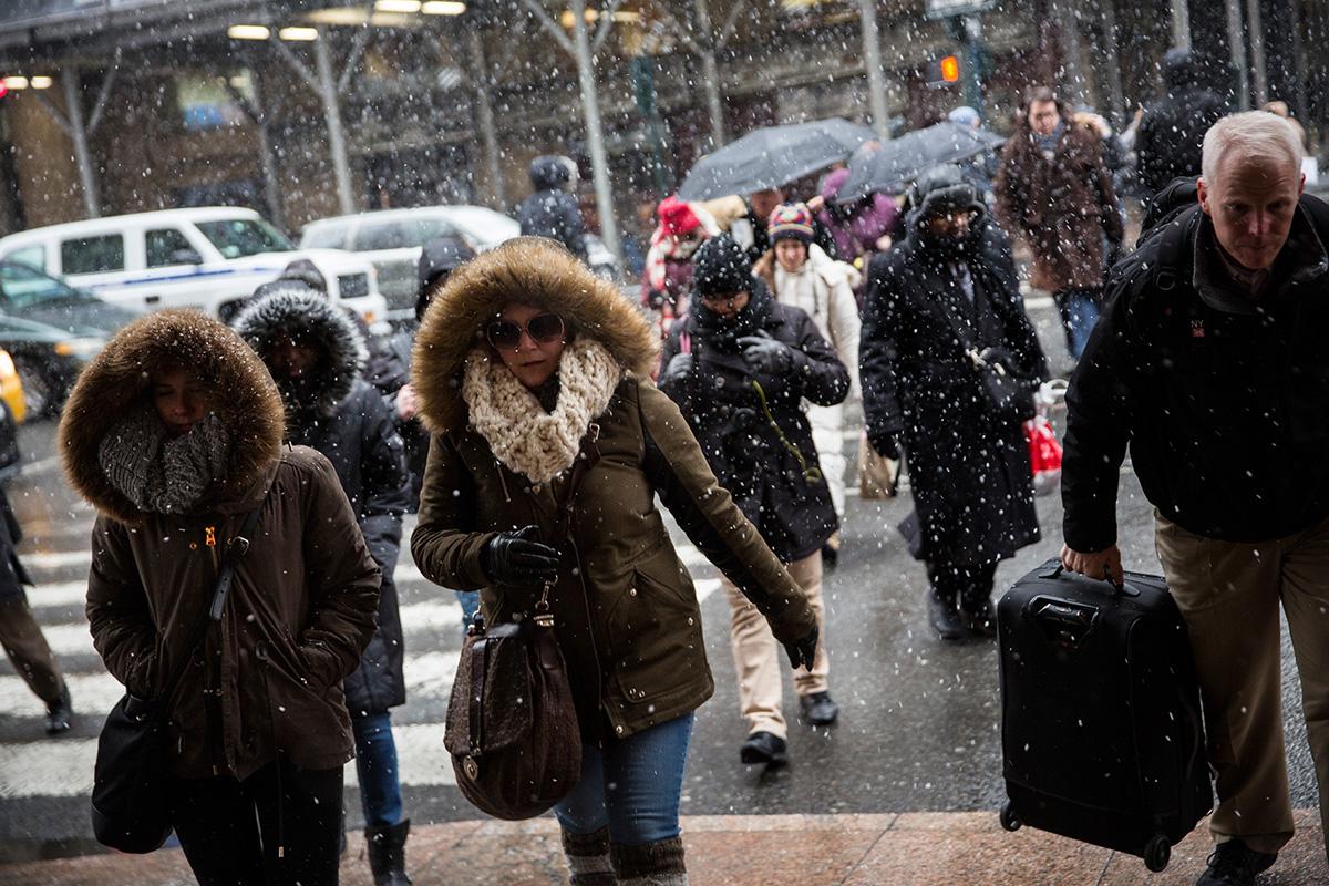 A3Noticias's tweet photo. Nueva York corta el tráfico desde esta noche por el temporal de nieve http://t.co/7907GcQyf5 http://t.co/umtaRmoyIJ