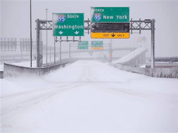 GroupeTransWest's tweet photo. Plusieurs points pertinents #tempête #neige #NYSTATES #Transport #camion #transwest 
http://t.co/6b7R0SemQL  #boston http://t.co/1OKpJoZtRR