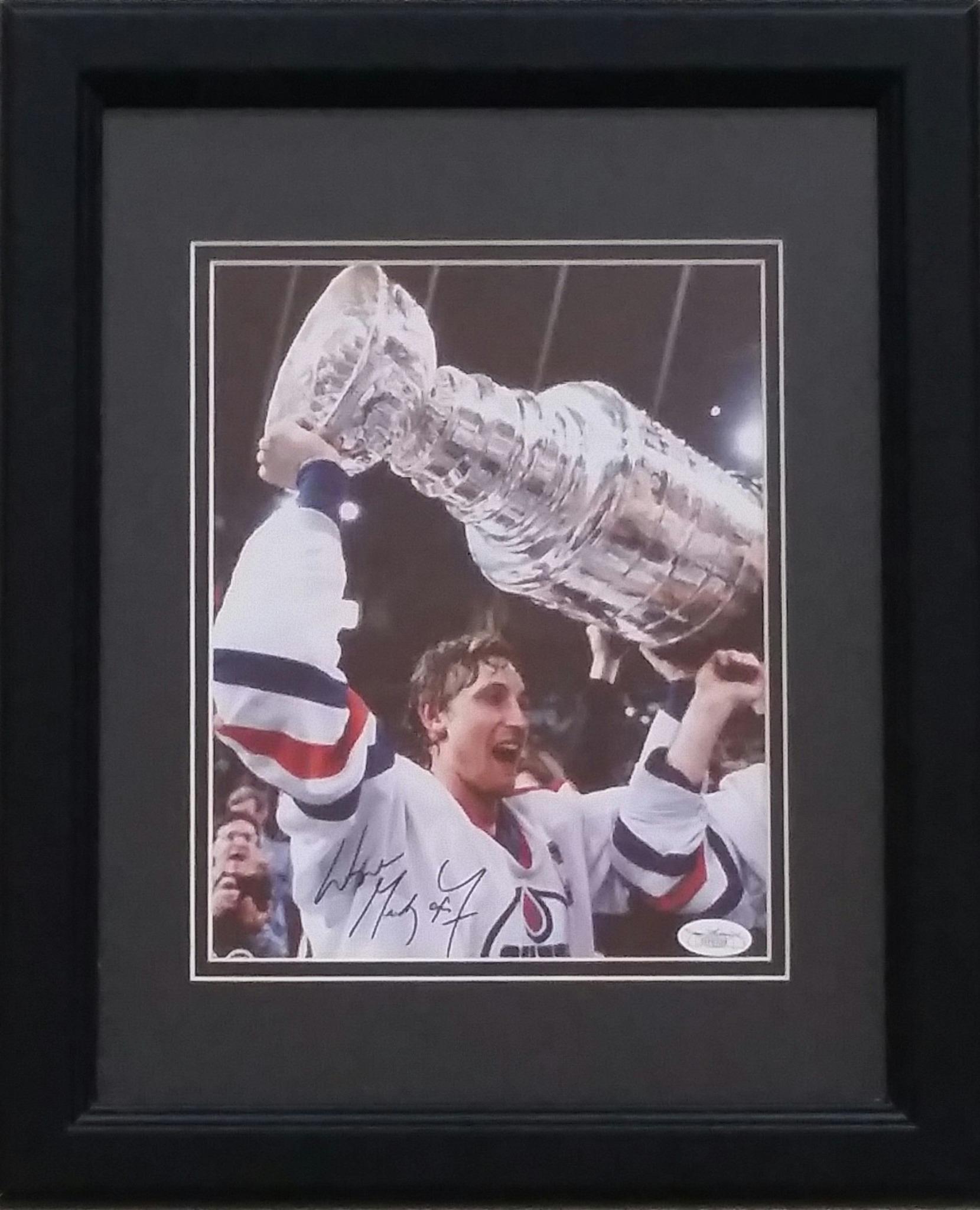 Wishing a Happy Birthday to \"The Great One\" Wayne Gretzky! 