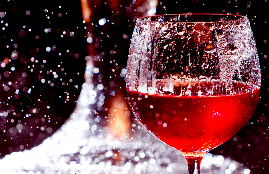 purowine's tweet photo. "Bad weather always looks worse through a window." Enjoy your evening with a glass of good #Chilean wine! http://t.co/vnBxCGgtIS