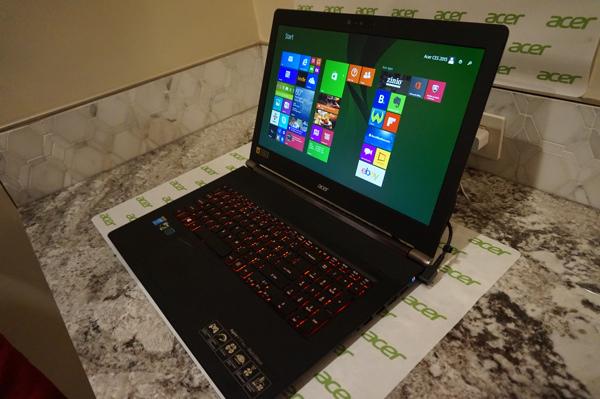 TopTenTech's tweet photo. Acer Aspire V 17 Nitro Gaming Laptop: Now with 3D http://t.co/Miqt2KkSS2 http://t.co/9efnNghlNv