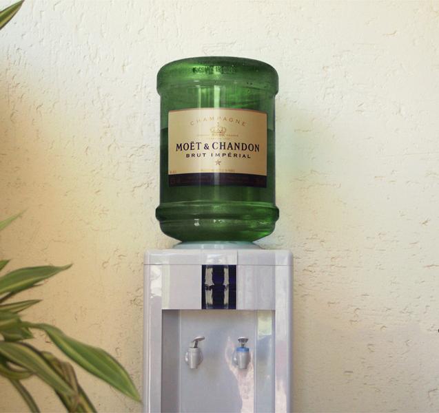 TheMayfairClub's tweet photo. #Happy #Moet #Mondays #BuyOneGetOneFree @TheMayfairClub #Mayfair #StripClub #London #SexyGirls #Club #Dancers #Girls http://t.co/lCLIrzEgPD