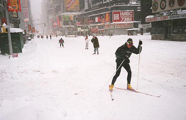 SkylineWindows's tweet photo. #Flashback to The #Blizzard of '96 in #NYC. Anyone up for some city #Skiing tomorrow? #NYCblizzard #NYCsnowpocalypse http://t.co/dgUEmDHn0Y