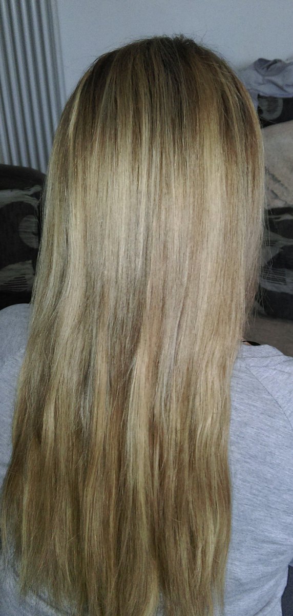 EliteLocks's tweet image. Remi cachet weft attached with pro tac tape. Hair being reused for second time still in excellent condition !!