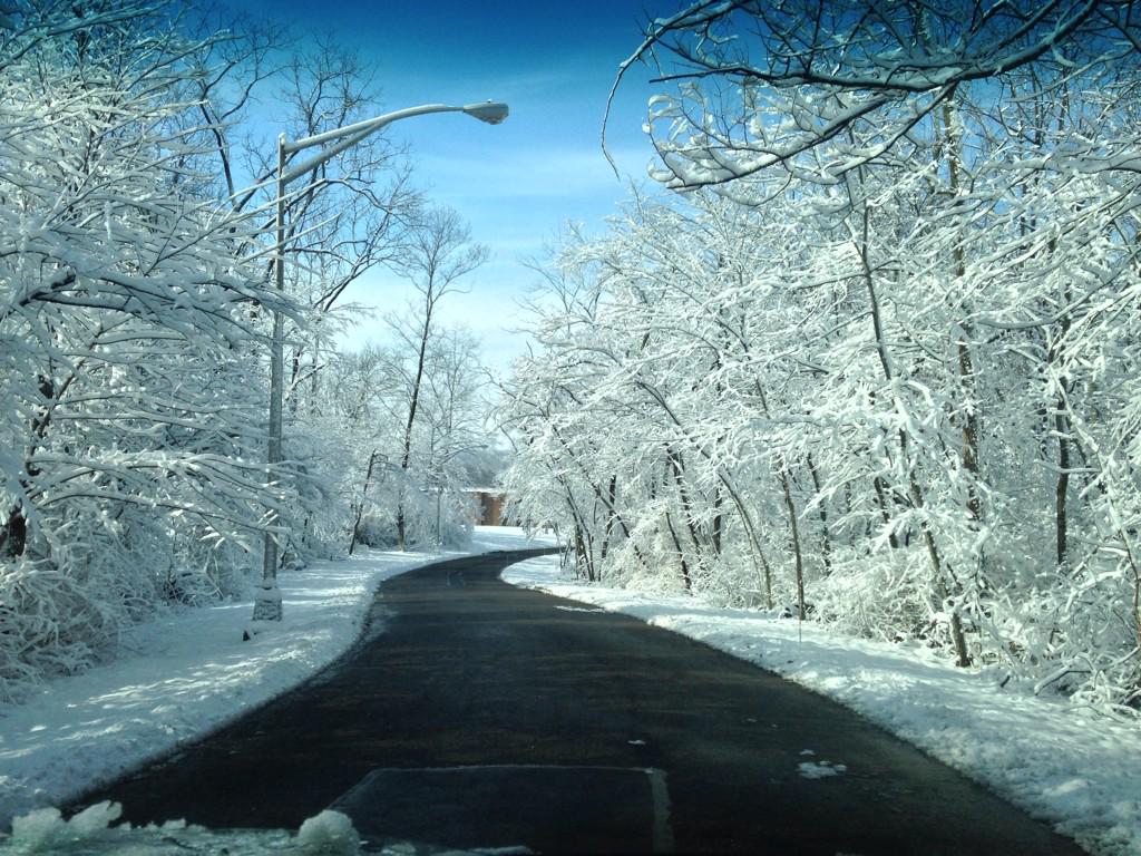 CCThinkinWrite's tweet image. This is my last year of school @unitedseminary. Drove up to the campus and saw this. #winter #amped #trynagraduate