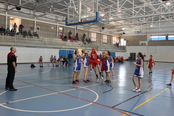 JaumeJaner's tweet photo. Enhorabona a s'equip autonòmica femenina del C B CIDE, primer classificat de la categoria, http://t.co/YcYfw9JEBi