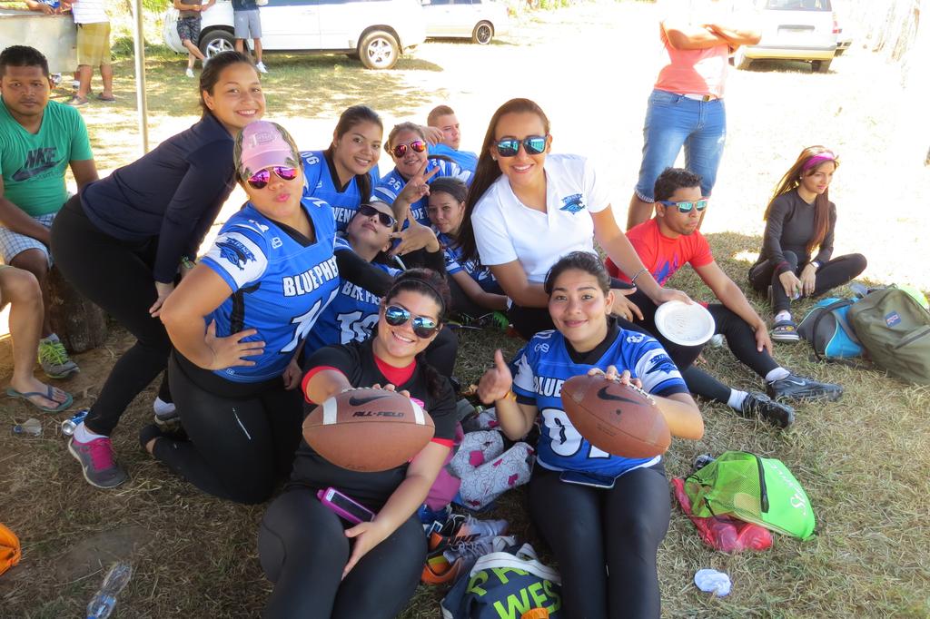 BluePhenix_Ch4's tweet photo. Domingo de Flag!! En la DFFL Dolega, Partidos ganados 4 Partidos perdidos 0. Vamos con todo Blueeeee Phenix!! http://t.co/LhVDgArMfd