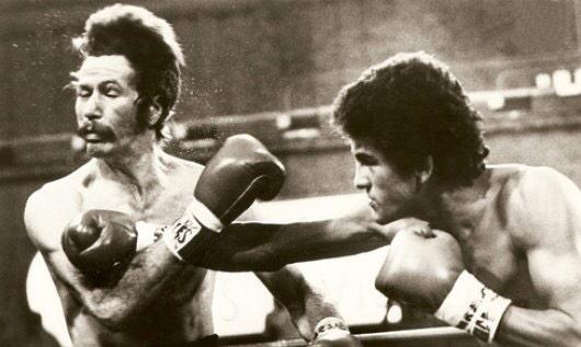 Happy birthday to one of the greatest boxers ever who died to young Salvador Sanchez!!! 