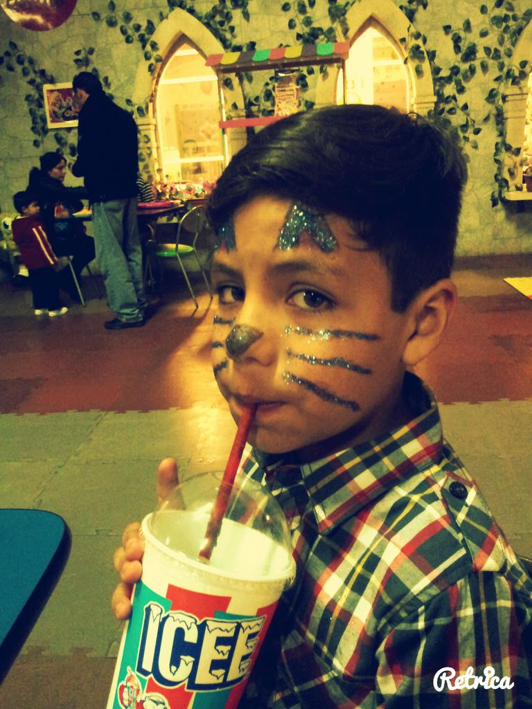 astridden's tweet photo. Mi gatito yamil loveuuuu<3 http://t.co/VKCpT4rIMA