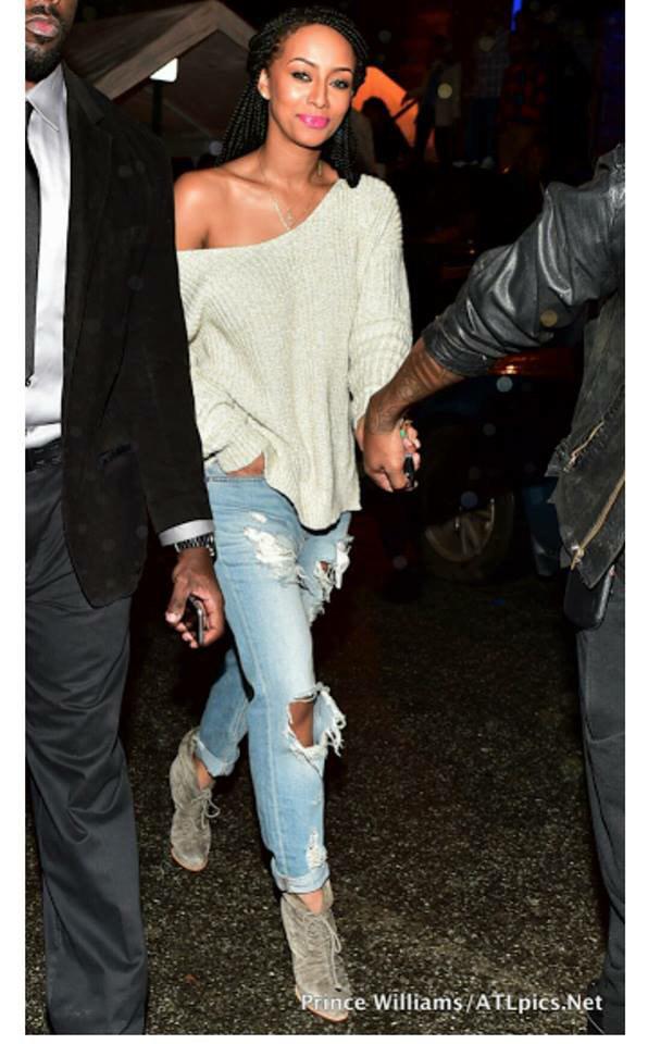 tat_jazz's tweet photo. #KeriHilson in a grey sweater +distressed denim.Do we like the look? http://t.co/qwRHOiuKwQ