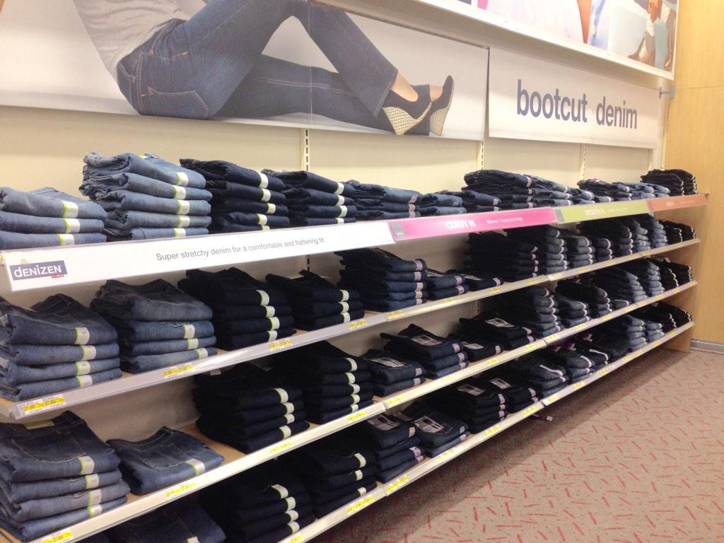BellaDurks5's tweet photo. Nothing like a crisp jean fold on a Monday morning 4x4 walk!! #G191Fearless #SuperiorInstocks @JeffBarlowTGT http://t.co/QSDZpkUbLK