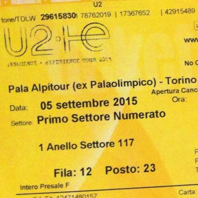 lombavox's tweet photo. Ovvia anche questa volta ci siamo... #u2   #torino http://t.co/ZiE0u1yDMD