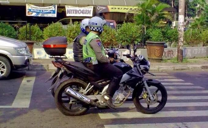 gnatalie34's tweet photo. @TMCPoldaMetro klo polisi seperti ini bagaimana??? http://t.co/CxnSoI0t3m