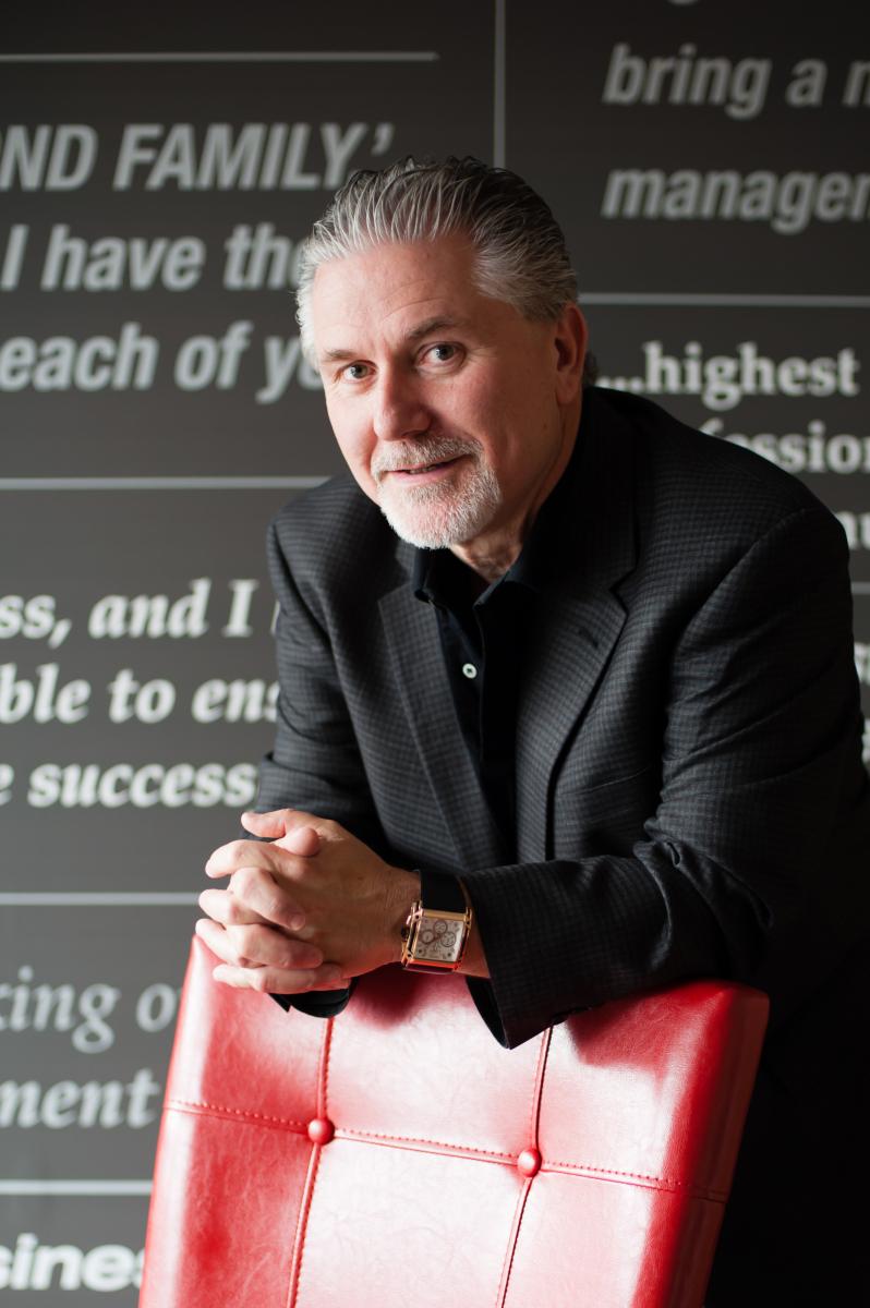 association_hq's tweet photo. President/CEO of AH @Mediumbob was named CEO of the year! Congrats, Bob! #assnchat http://t.co/whnQSePZoF http://t.co/IVQsryzbXe