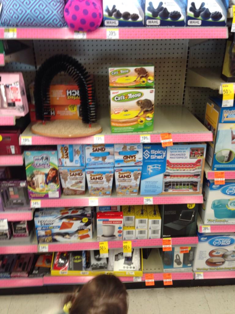 ChristinaMFair's tweet image. @JohnBFair @calvinbushor @pleonasm @kalisjoshua My favorite section at the store! #AsSeenOnTV #infomercials #loghole