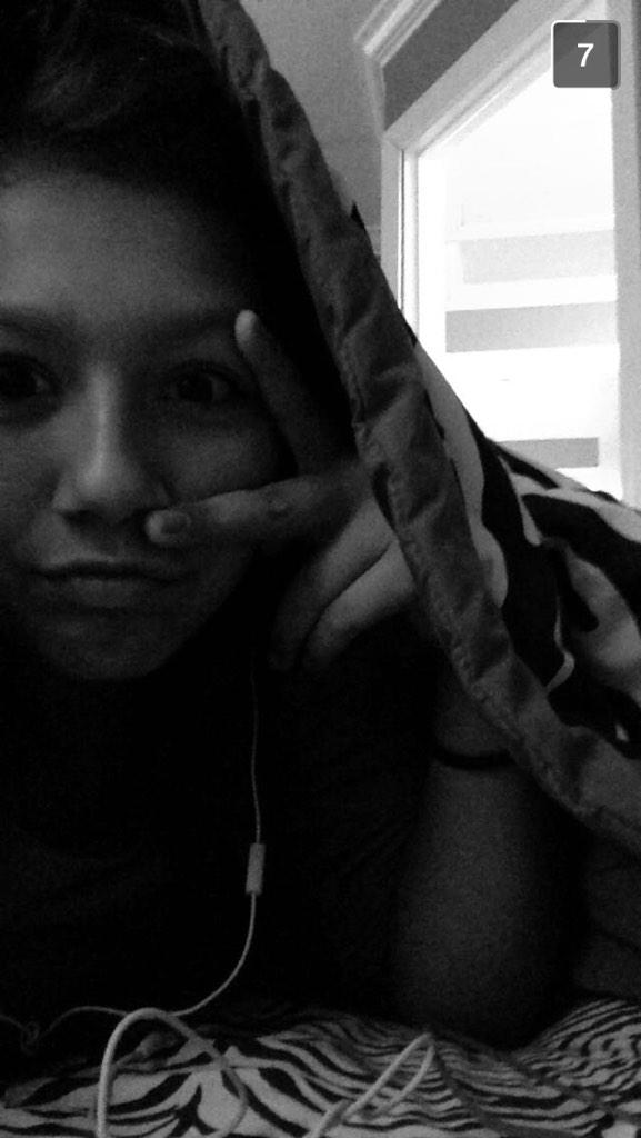 chrishockey24's tweet photo. Snapchat http://t.co/MXPcZzvyjN