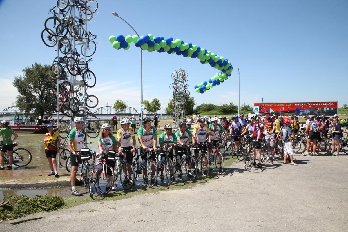 Dreaming of summer cycling here in Davenport. Getting ready for <a href="/RAGBRAI_IOWA/">RAGBRAI</a> 2015! bit.ly/Ready4@RAGBRAI… …