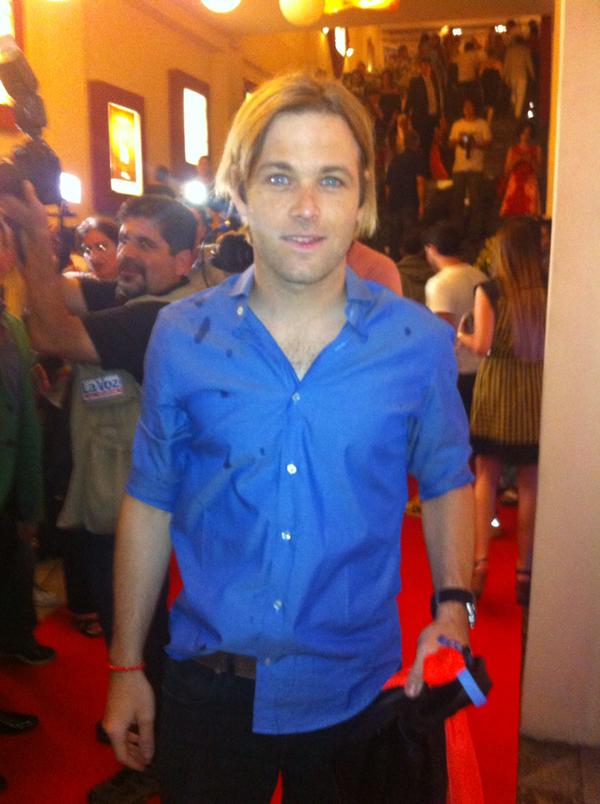 Zlata89's tweet image. Benja ya llego a los premios Vos! cc @AMADEISTAS  #Amadeistas