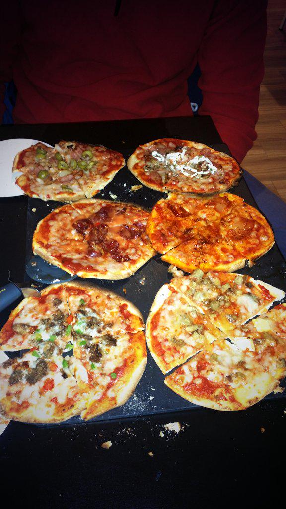 PalomaMebs's tweet photo. Despedida a lo gordo con @luiyimaliyi http://t.co/QLFzt66fnq