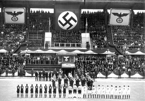 CulturaColectiv's tweet photo. El partido de la muerte: los futbolistas que vencieron a los nazis. 

http://t.co/yUCUFBpIc9 http://t.co/TzyKIGyMB7