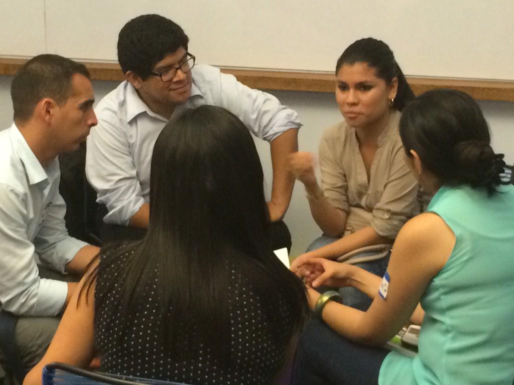 VentureLeague's tweet photo. #LaVidaEnResidencia #VentureCollaborative with 70+ entrepreneurs and innovators in #Lima #Peru. Generating solutions! http://t.co/tsBfcK1R45