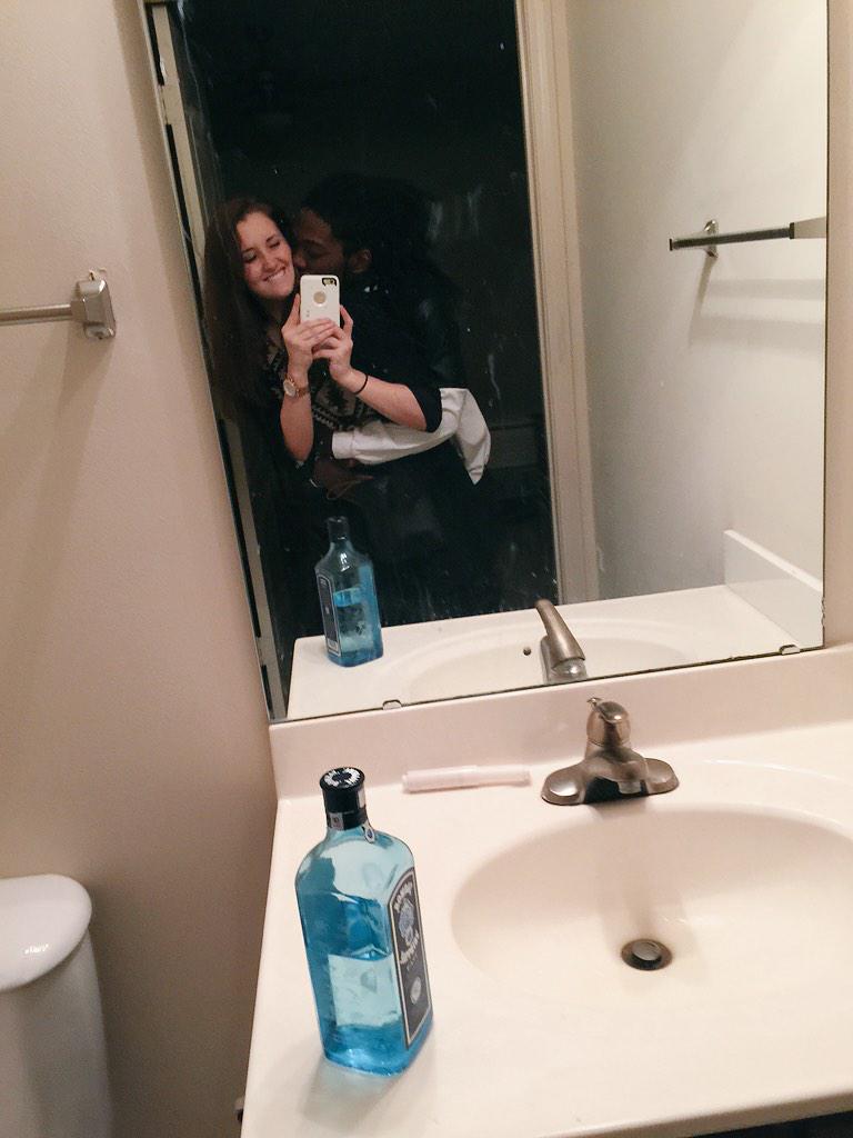 AKdotCraig's tweet image. "@AyeeeeJessicaa: My favorite hello, and my hardest goodbye. ❤️ http://t.co/MOulMn3ACM" #relationshipgoals