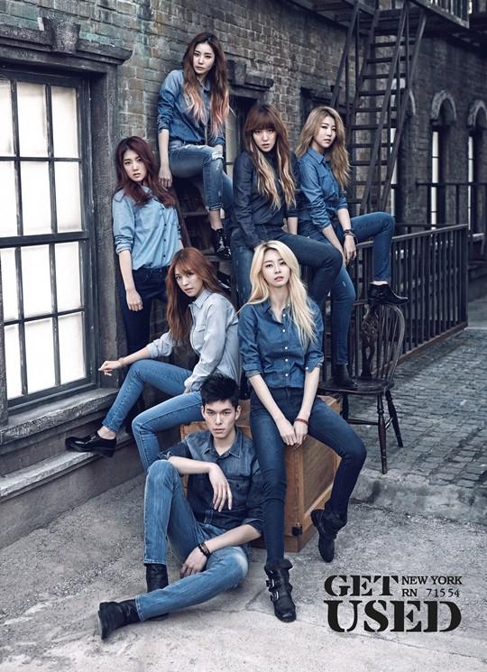 chHELLOVENUS's tweet photo. [기사] 헬로비너스, 데님 브랜드 광고컷 공개 ‘청청패션에도 완벽 비율’
* 기사 바로가기 http://t.co/bTNpF0TNDK http://t.co/69KTXDM0A9