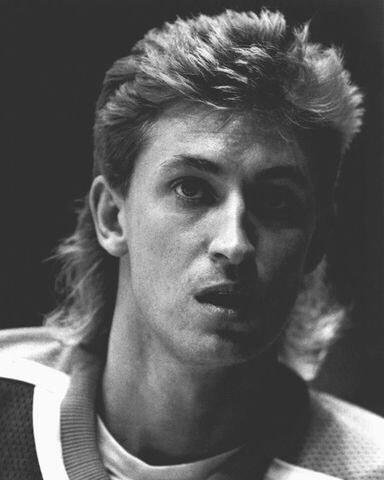 Happy Birthday to the Amazing Wayne Gretzky      