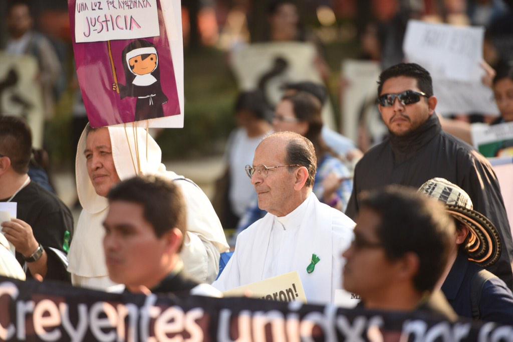 alexmelon's tweet photo. Así la marcha por #Ayotzinapa #AccionGlobalporAyotzinapa #JornadaGlobalporAyotzinapa en reforma  @julioastillero http://t.co/XZ8Ipl2IFQ