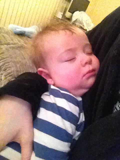 RileyKeeley's tweet photo. He just wouldn't wake up this morning😂 such a cutie, love his bed hair❤️❤️❤️❤️❤️ http://t.co/Y9PHWFIPuy