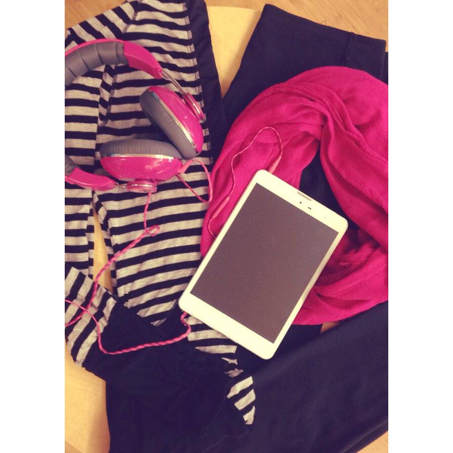 TrioTablet's tweet photo. While the #weatcoast is prepping for rain, show us how you are prepping for #blizzardof2015! http://t.co/cmwdt7WLdV