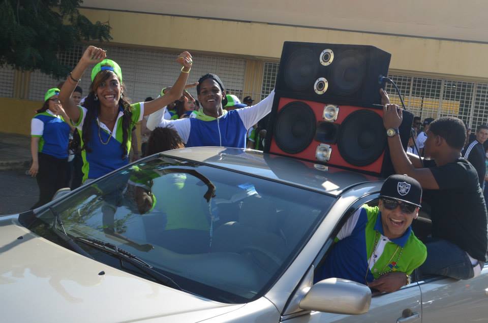 elaiinenolasco's tweet photo. Yo disfrute mi promo #Entrada #Music #LLeganLoMontrosMen #FoticoInesperada #Victor #Angelo #Jai #DIAMOND #PROMOPM2k15 http://t.co/CKEgugGAS8