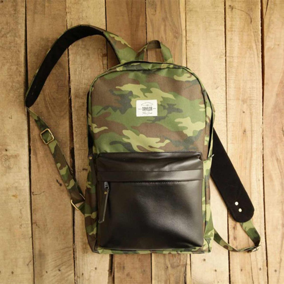 Gooceshop's tweet photo. Backpack Taylor Army, garang tapi stylis! http://t.co/YDPr7YOhi3 http://t.co/nWrRd9g1q6
