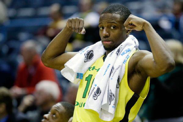 “@da_cream_fillin: that punt returner dude for Oregon.” Jon Loyd is correct! The Bishop Gorman alum does it all! 💪