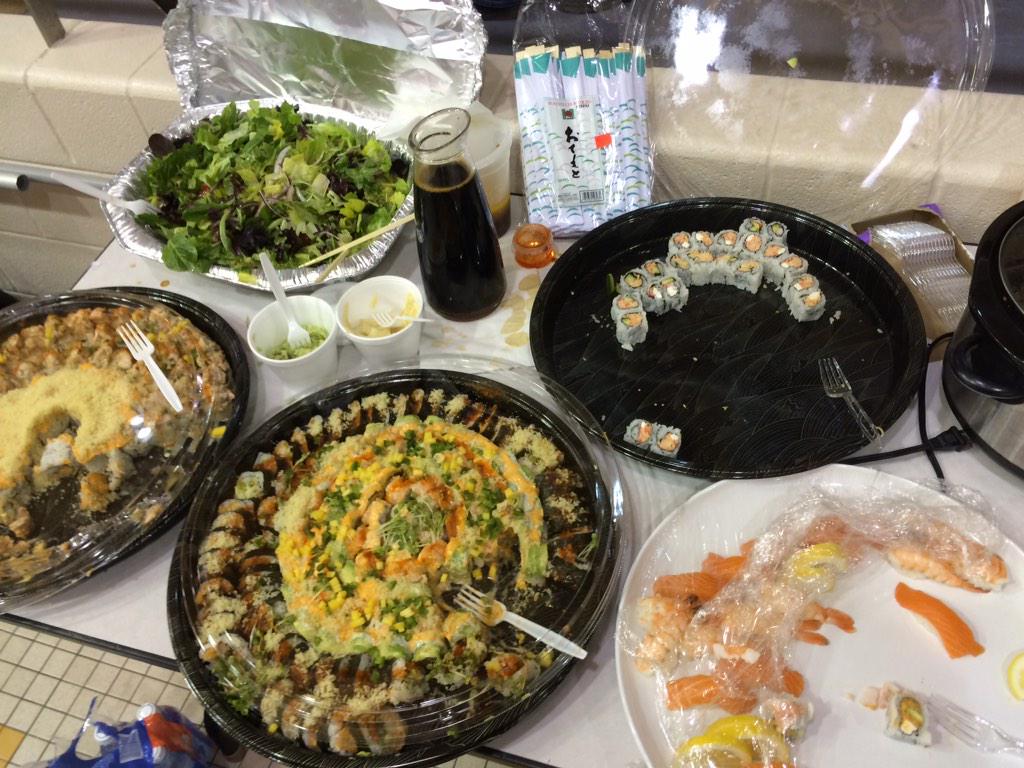 SwimUtica's tweet photo. Always tryin new things at USSC! #poolsidedinner #jeah 🍱🍣🍚 http://t.co/1nJO6ULMJM