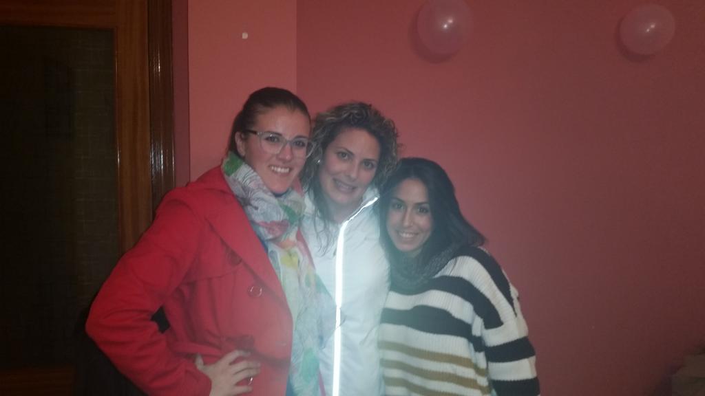 tamaragarciacru's tweet photo. Gran Sorpresa de mis niñas! Apesar de ser tan pesada han logrado darme la sorpresa 😂 #OsAdoro #27CUMPLEAÑOS 😄😋👭😘 http://t.co/DMHGi6TA48
