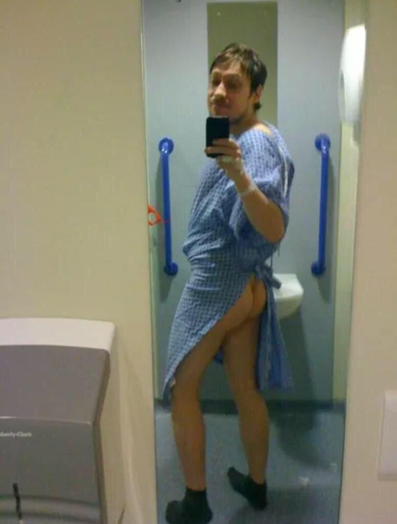 AyeImKP's tweet photo. “@MeninistTweet: #TweeLikeAFemale new robe 😍 http://t.co/xamGIwVRQM” @Amber_rae8
