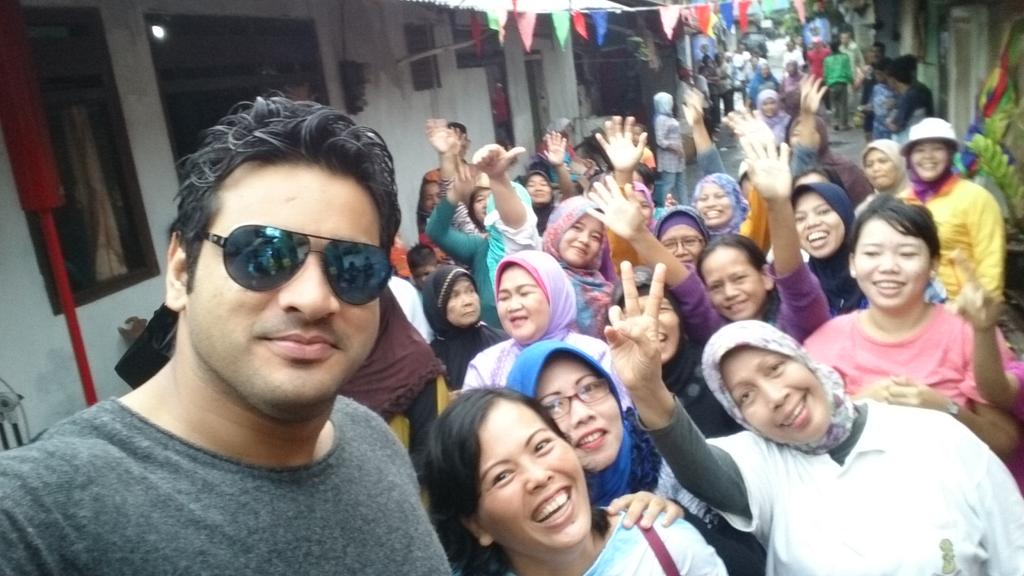 Thesauravgurjar's tweet photo. http://t.co/jPs0UQtJrR sweet friends, h r u......I am very enjoy in eatbulaga,...I love u all.... http://t.co/3EI4RM2IHd