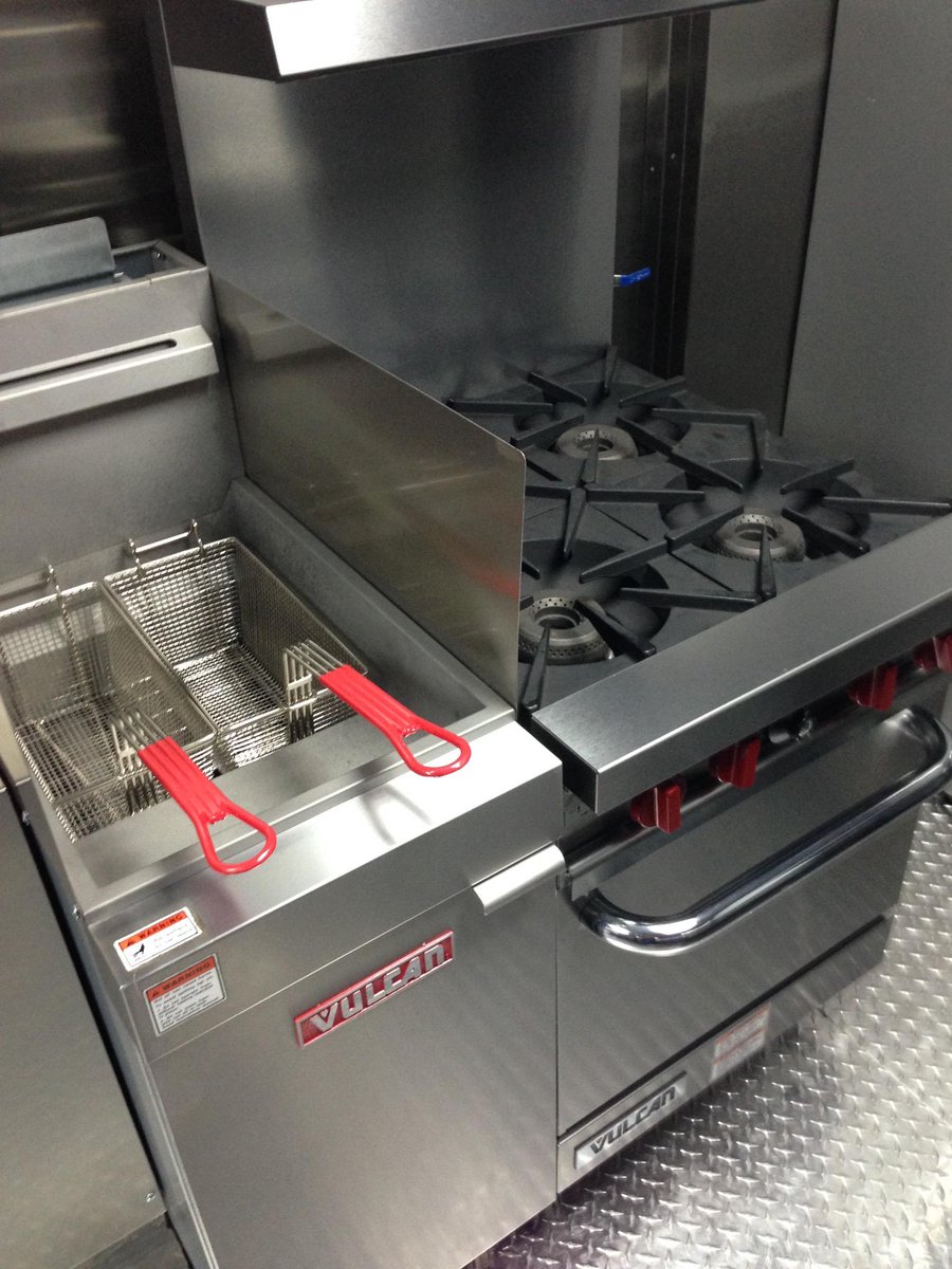 Kosechas Food Truck build up.
 Rolling in the Caguas area great food !!!