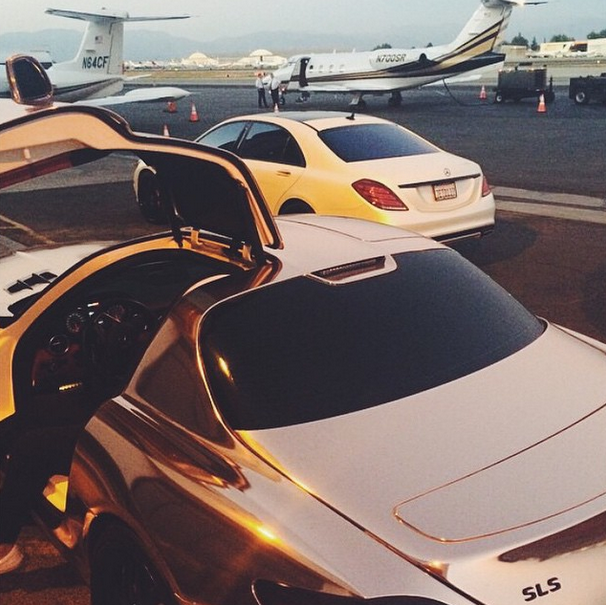 Tyga's tweet photo. Life waits for no one. So start living life. #LastKings http://t.co/r2mnI69CS1