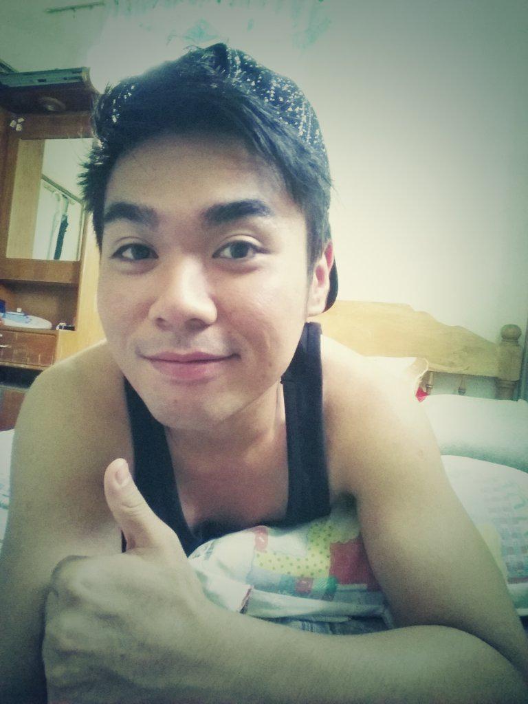 itsme_jongRN's tweet photo. Yeah..  i've changed alot... from chubby to hunky.lol #feeling #asa http://t.co/IyANhWqsvu