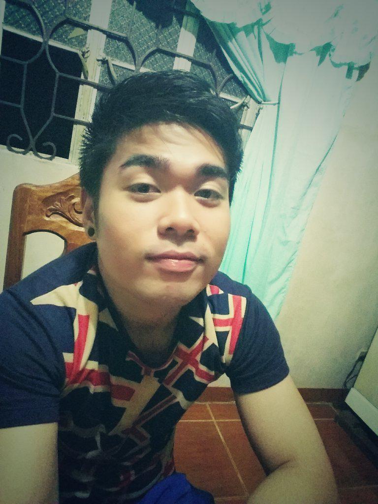 itsme_jongRN's tweet photo. Yeah..  i've changed alot... from chubby to hunky.lol #feeling #asa http://t.co/IyANhWqsvu