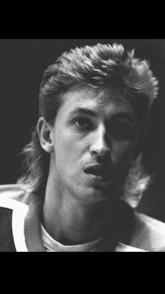   Happy birthday to the great one, Wayne Gretzky  and me...and Ellen too I suppose
