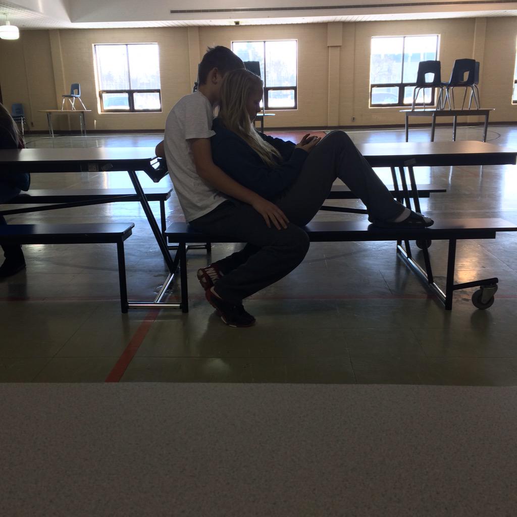 k_drouin12's tweet photo. #clarkeroadproblems 😂😂 http://t.co/NXn1ttW2JY