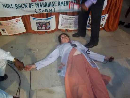 barkhatrehan16's tweet photo. #AskObamaModi #ManKiBaat why such laws which r destroying hindu families. #StopMarriageBill #fakecases #savemale http://t.co/nUIZOHYEyY