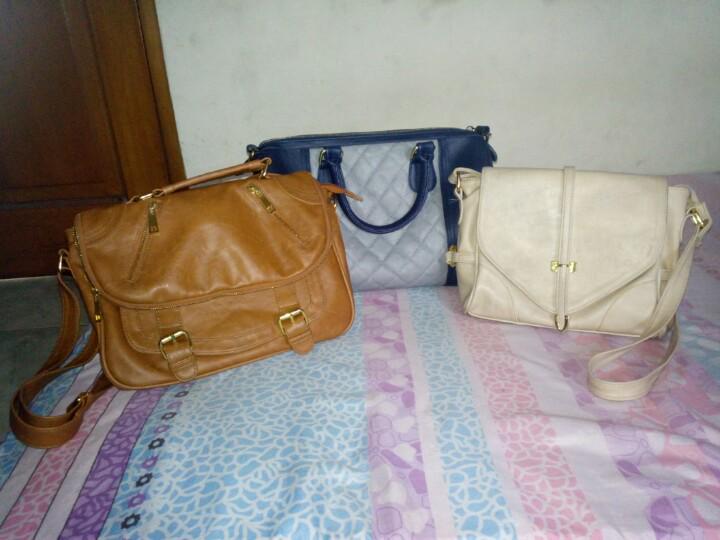 Ini semua koleksi tas dari@supplier_tas 😘😘 recomended banget deh tas-tasnya. Trust me, it's true 😁