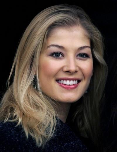 Happy to Rosamund PIKE amazing in 