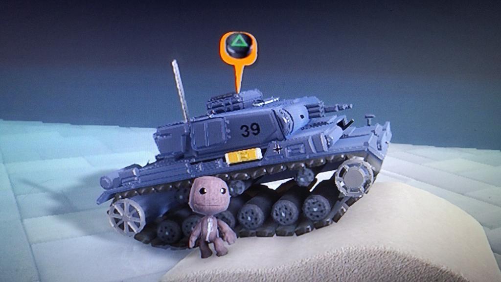 BF_PoteixtoN's tweet photo. LBPで3号戦車
車輪4つくらい顔認識されて草 http://t.co/G6uGvxhQd5